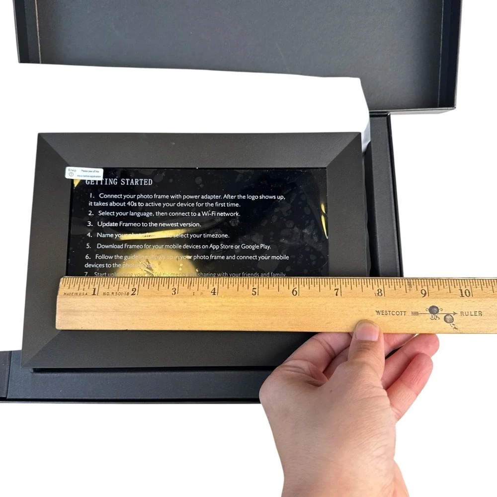 Bihuiwoia 8 inch Smart‎ Digital Photo Frame HD Display WiFi App Sharing A72Q